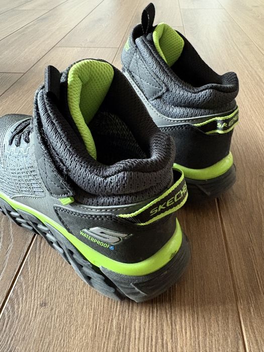 Skechers водонепромокаеми 33 ти номер