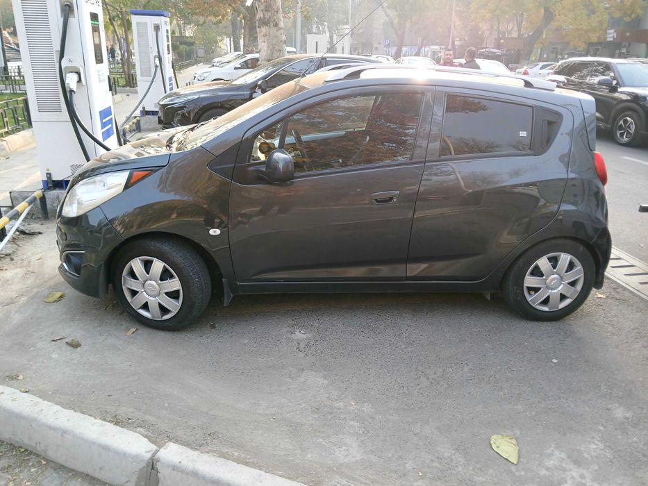 Спарк автомат мокрый асфальт