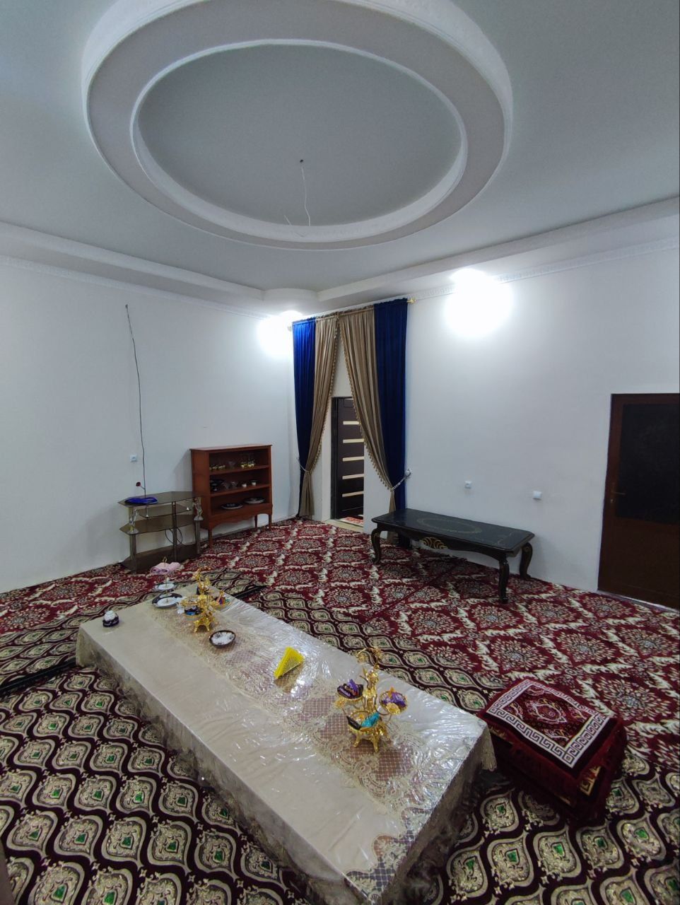 Uy Sotiladi Sherobod shaxar Park yaqinida