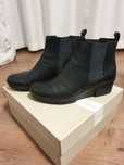 Боти от естествена кожа Clarks