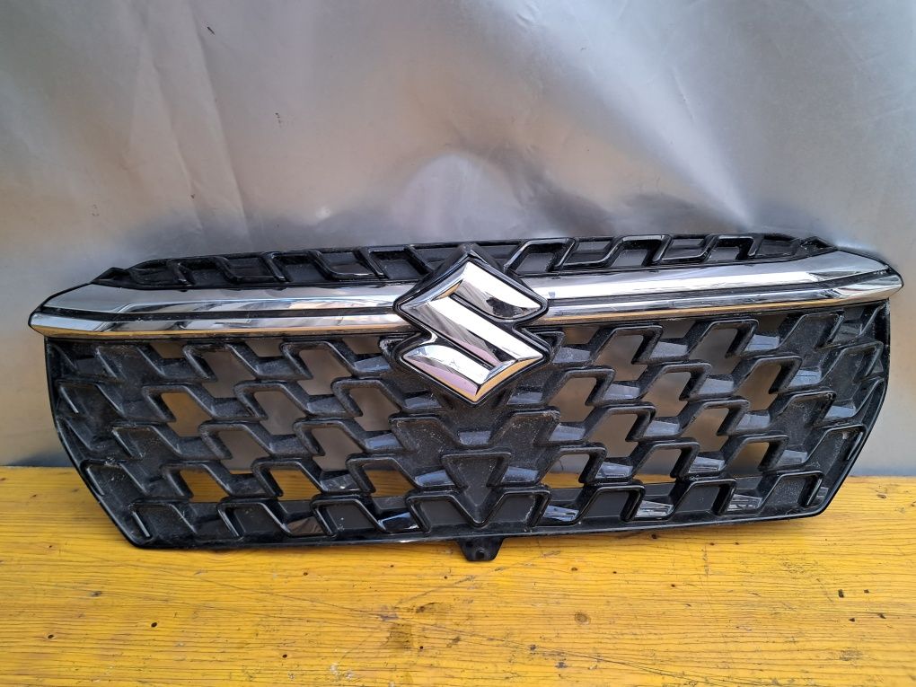 Грил решетка  Suzuki SX4 Cross