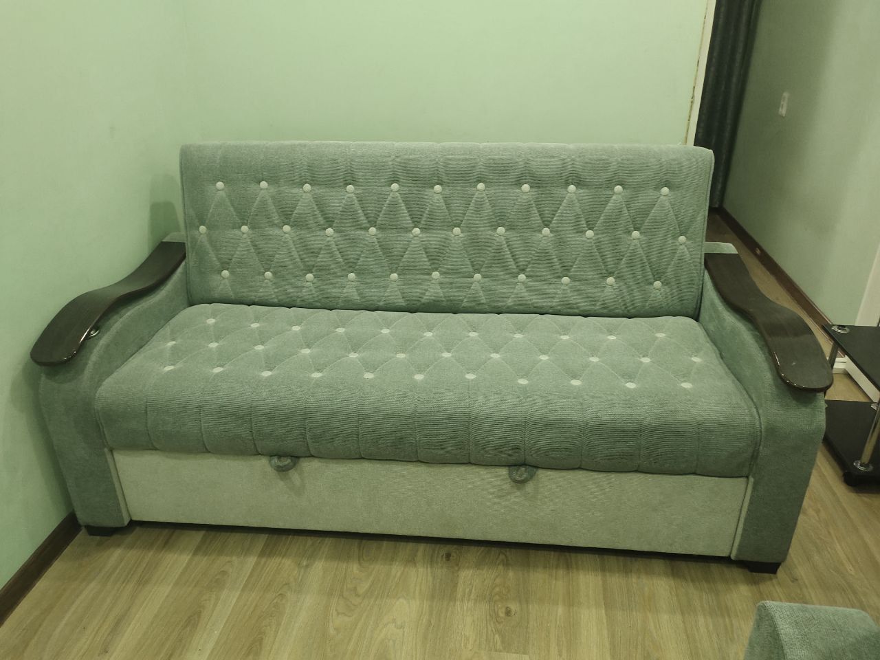 Продается срочно диван кресло кровать