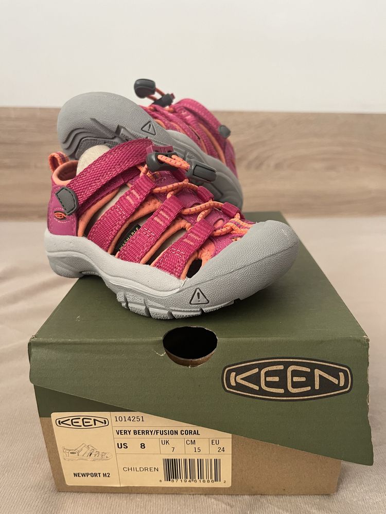 Нови детски сандали Keen размер 24