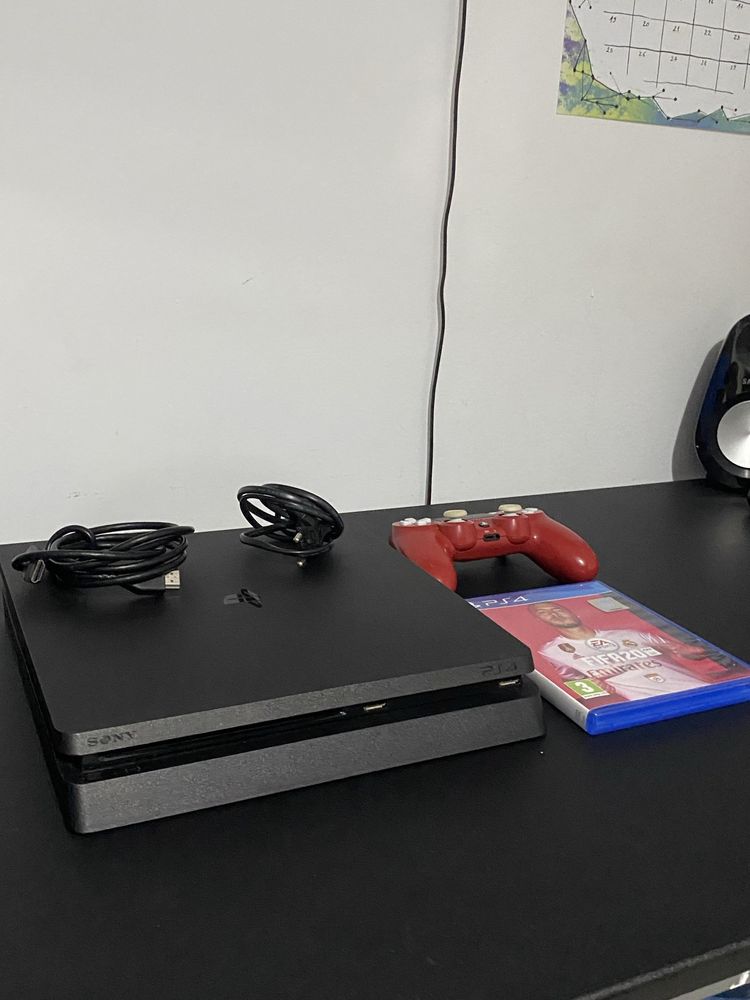 ps4 slim 1 TB + controller + 1 joc