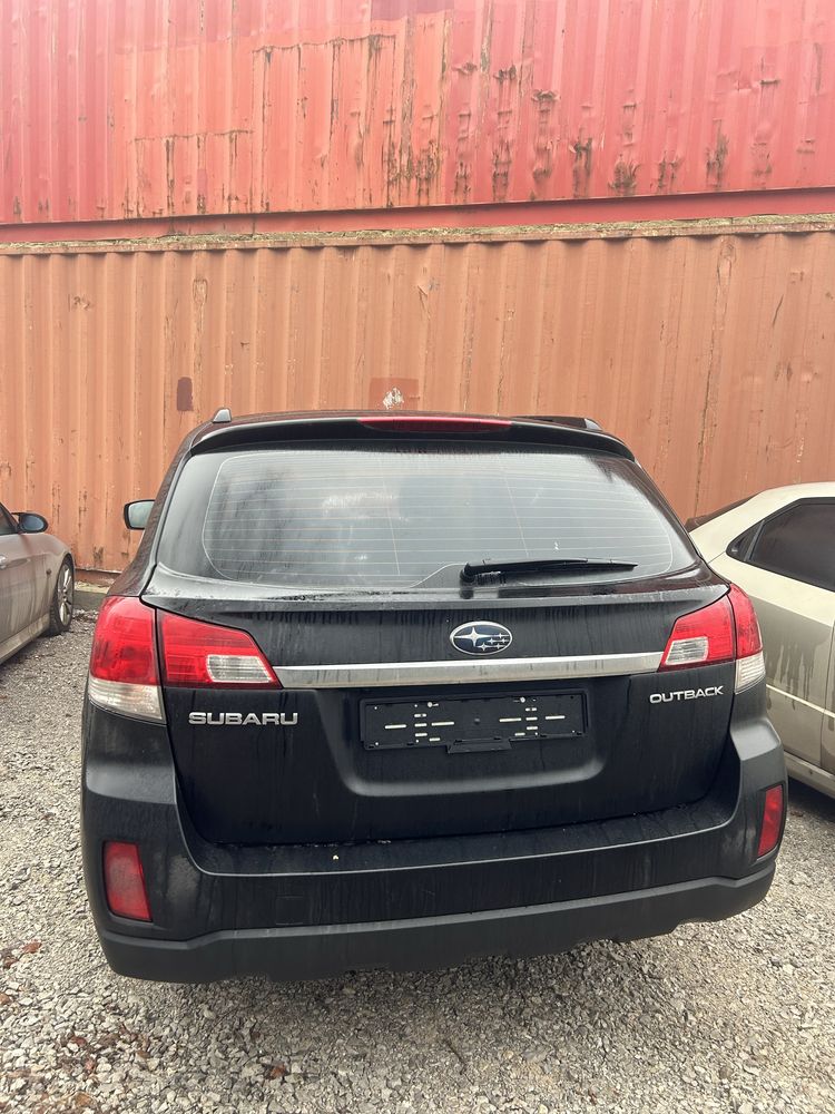 Subaru Outback 2.5  на части