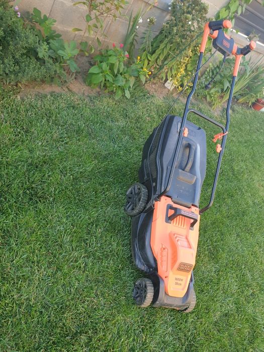 Masina tuns iarba Black+Decker