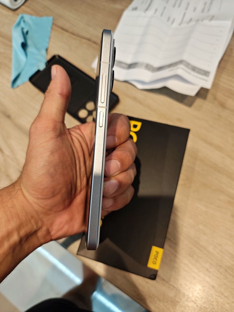 Продавам Poco F6 pro