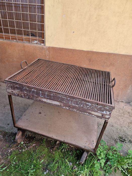 Vând Gratar pentru micii