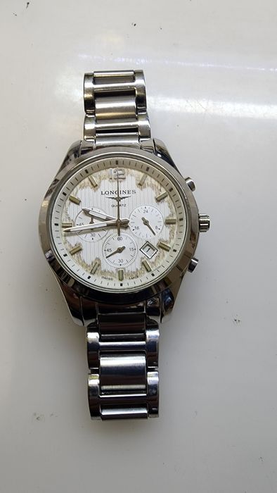 Продам японские кварцевые часы обслуженные мастером с гарантией.