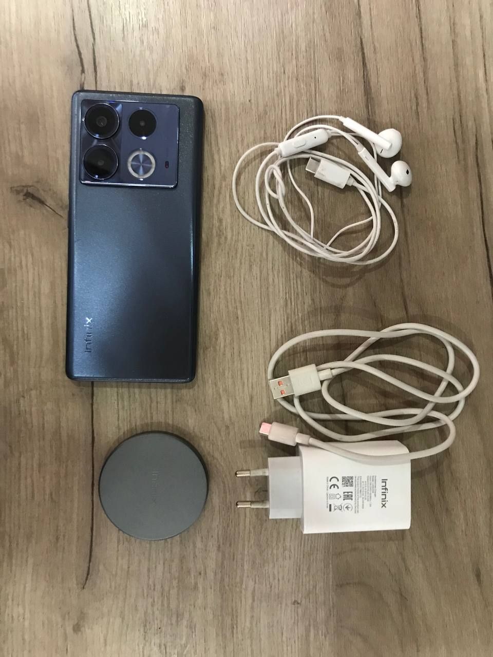 Telefon pul zarurligi uchun sotilyapti aybi yoq 
Karobka dokument f