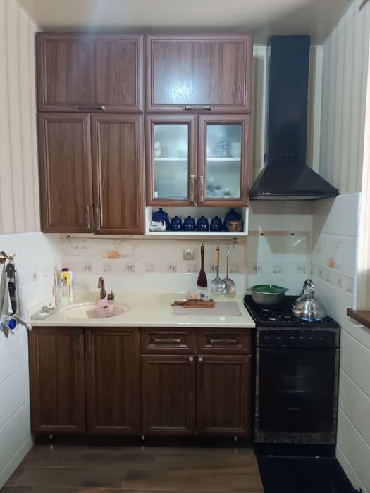 Продается своя 2-х комнатная квартира с Евро ремонтом.