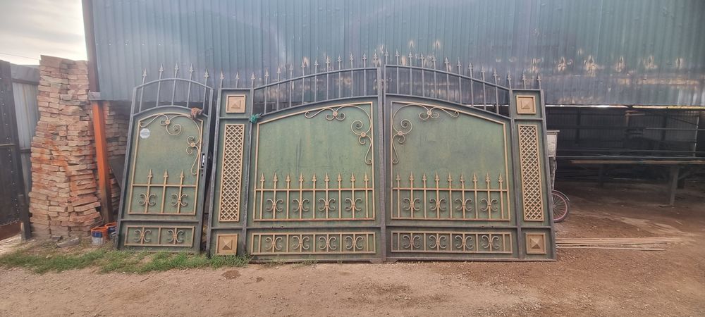 Срочно продам ворота распашные
