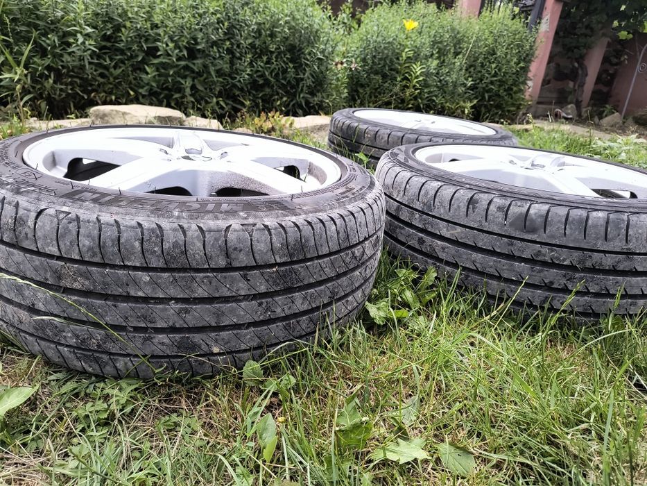 Vând sau schimb jante R17