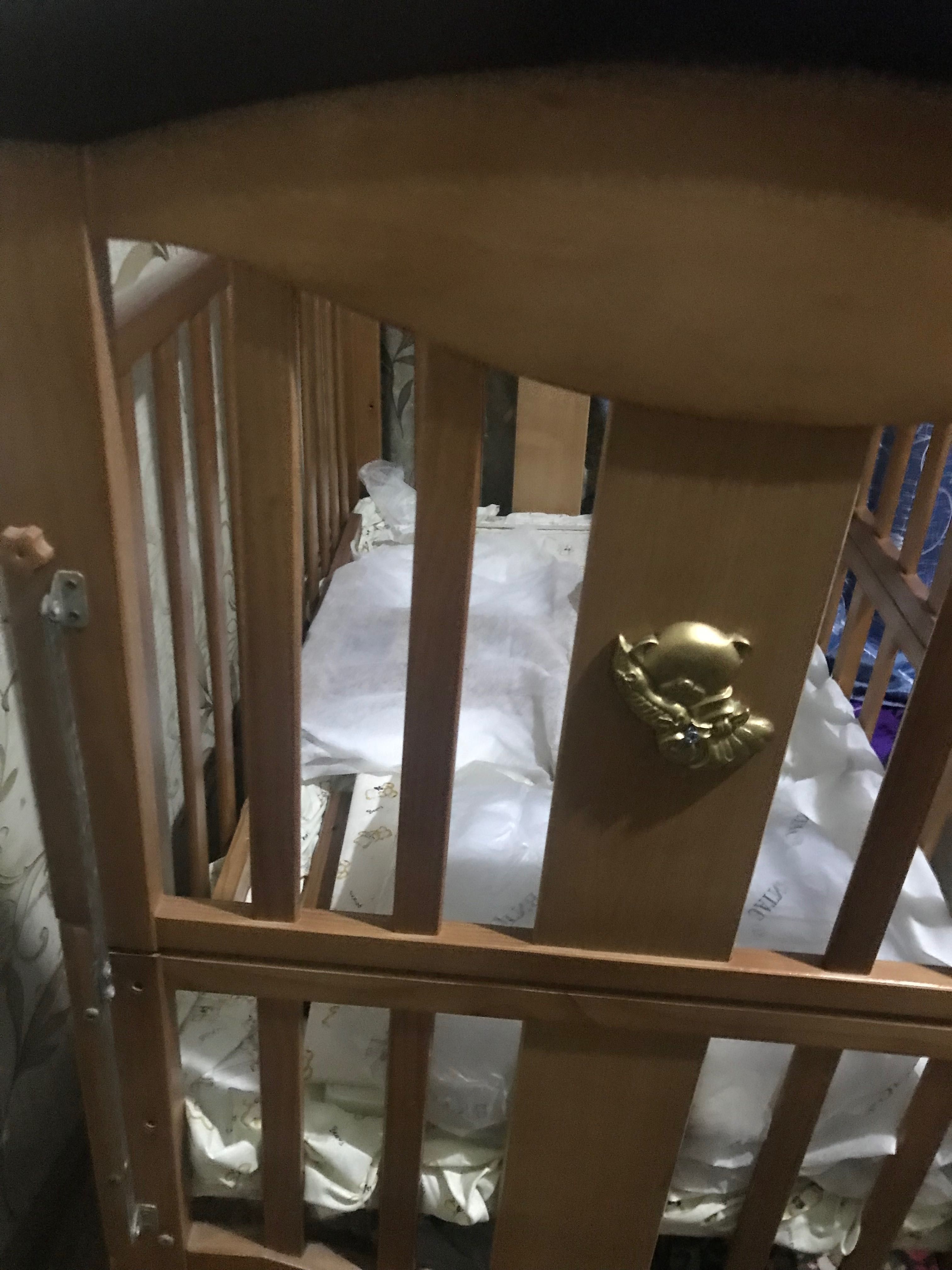продаю детскую кроватку и детскую коляску