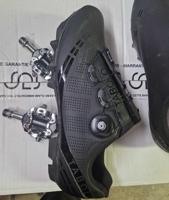 SPD Shimano педали и професионални маратонки за колоездене