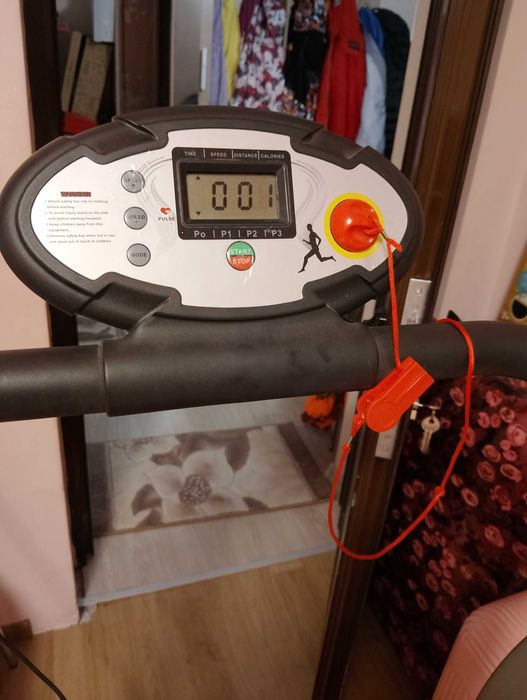 Електрическа сгъваема бягаща пътека ,в добър външен вид.