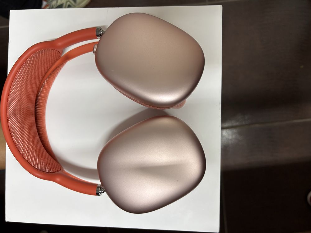 Продам AirPods Max