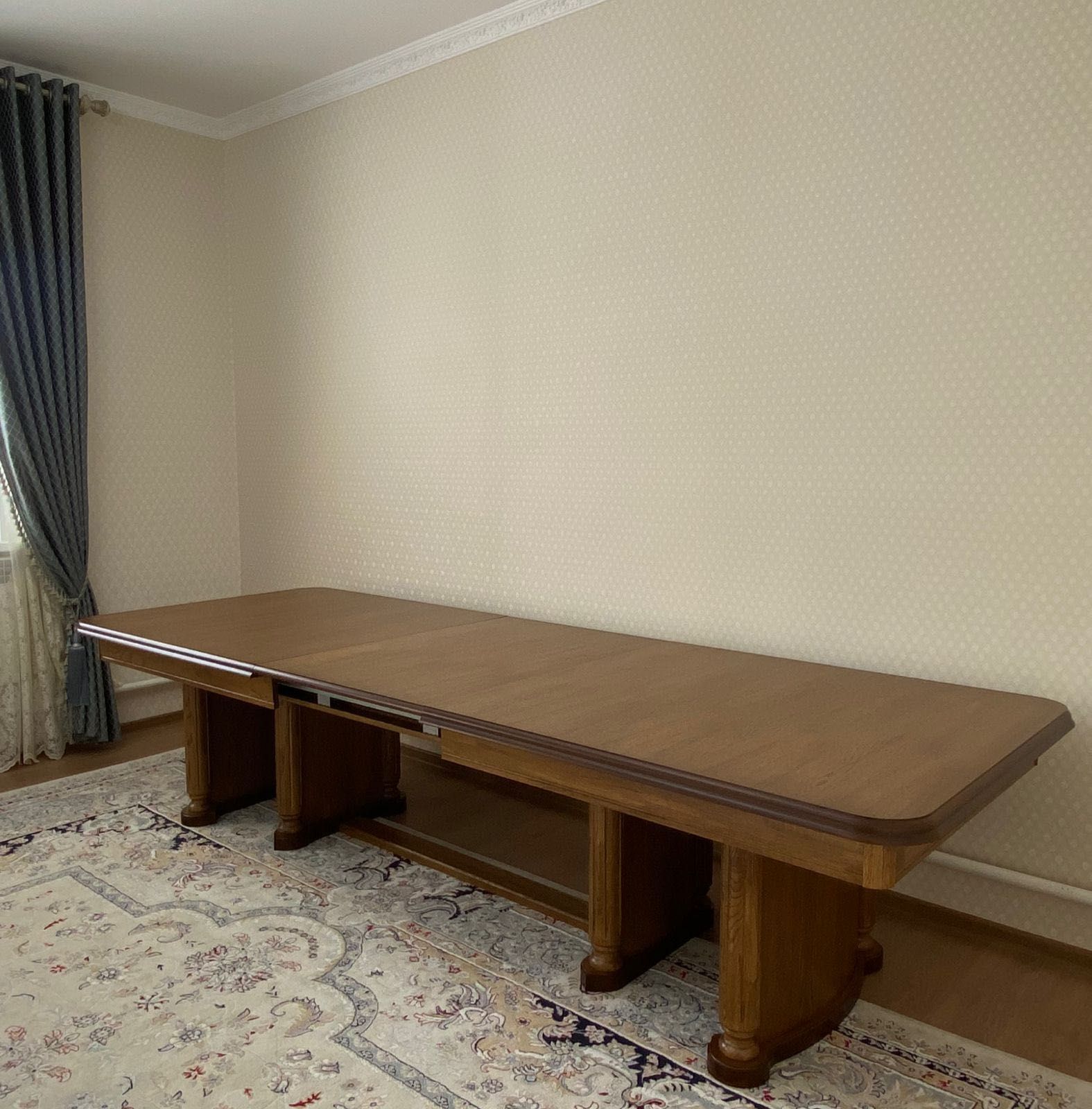 Продается Новый Гостиный стол 5.5м Производство:Белоруссия