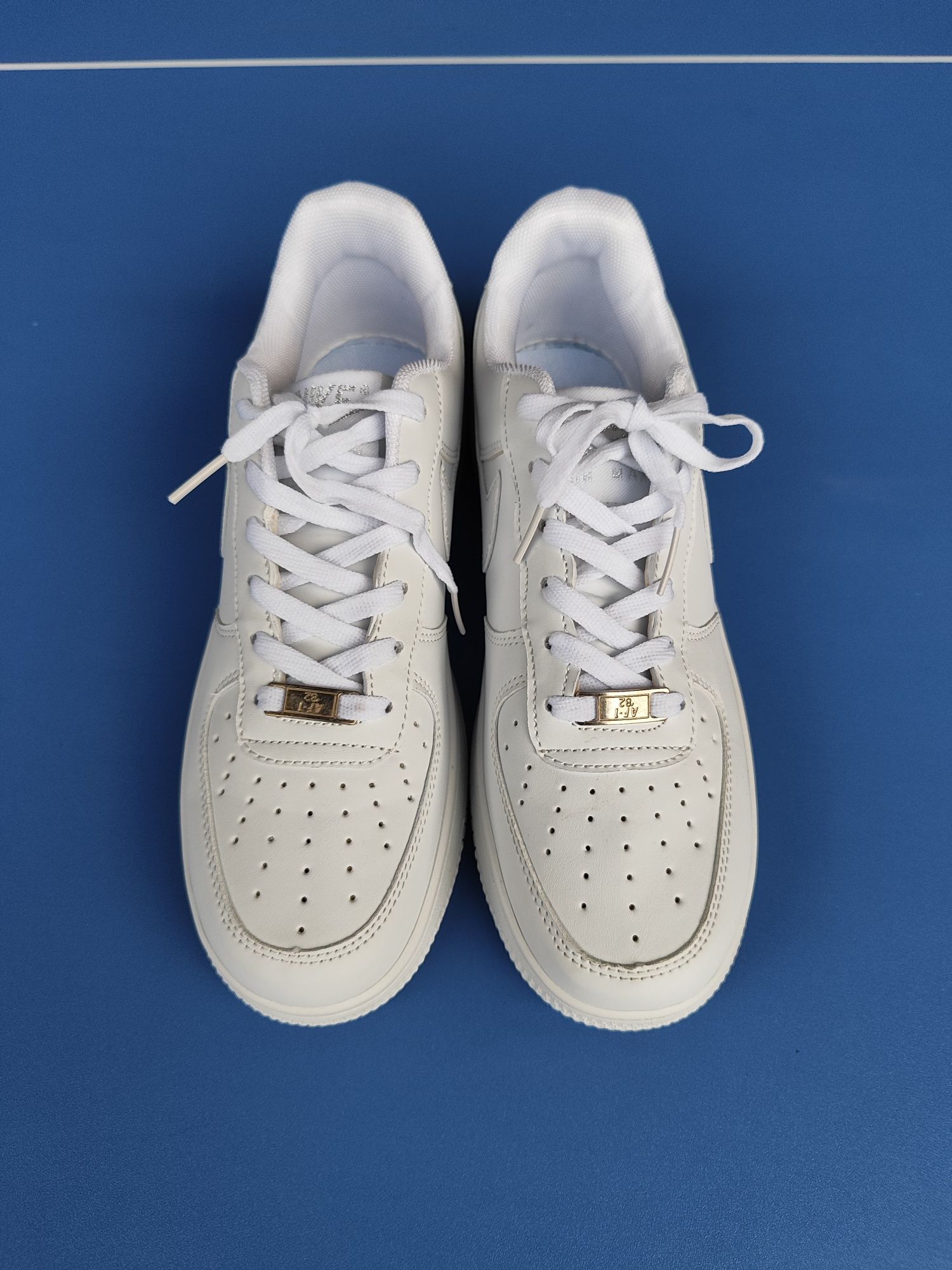 Nike air force .