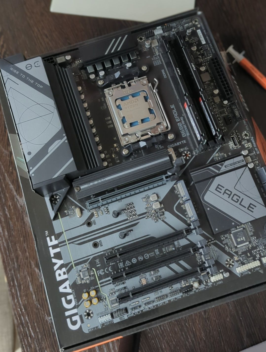 Ryzen 7 8700F процессор