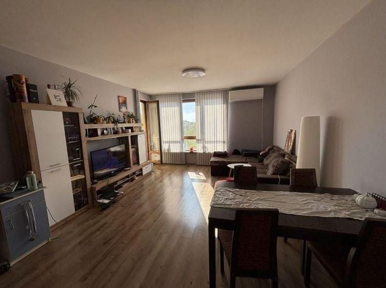 Двустаен апартамент, под наем, кв. Владислав Варненчик