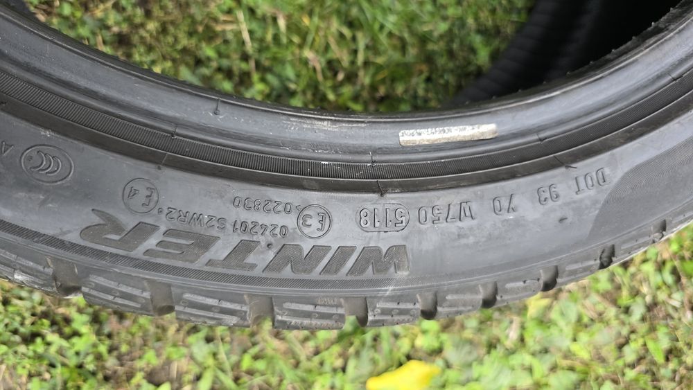 245 40 20 и 275 35 20 зимни гуми Pirelli Sotto Zero 3 RFT спорт пакет