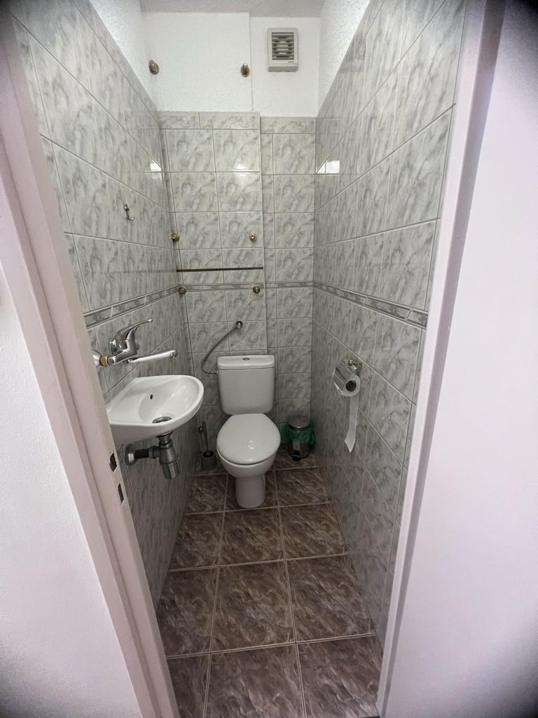 Дава се под наем Тристаен апартамент в София, Лозенец - 76 кв.м за 650 € - Снимка #4