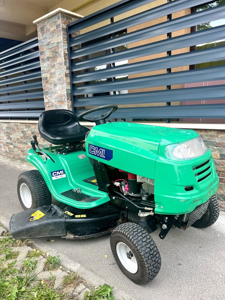 Tractoras de tuns iarba Mtd american Funyirotraktor