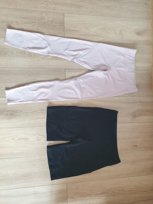 Vand pantaloni sport (40lei toate 3 perechi)