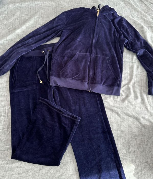 Дамски велурен спортен екип в тъмносин цвят