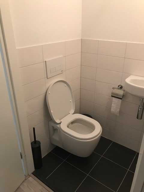 Дава се под наем Двустаен апартамент в София, Център - 55 кв.м за 387.6 € - Снимка #3