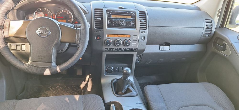 Nissan Pathfinder 4x4 pregătit pt teren
