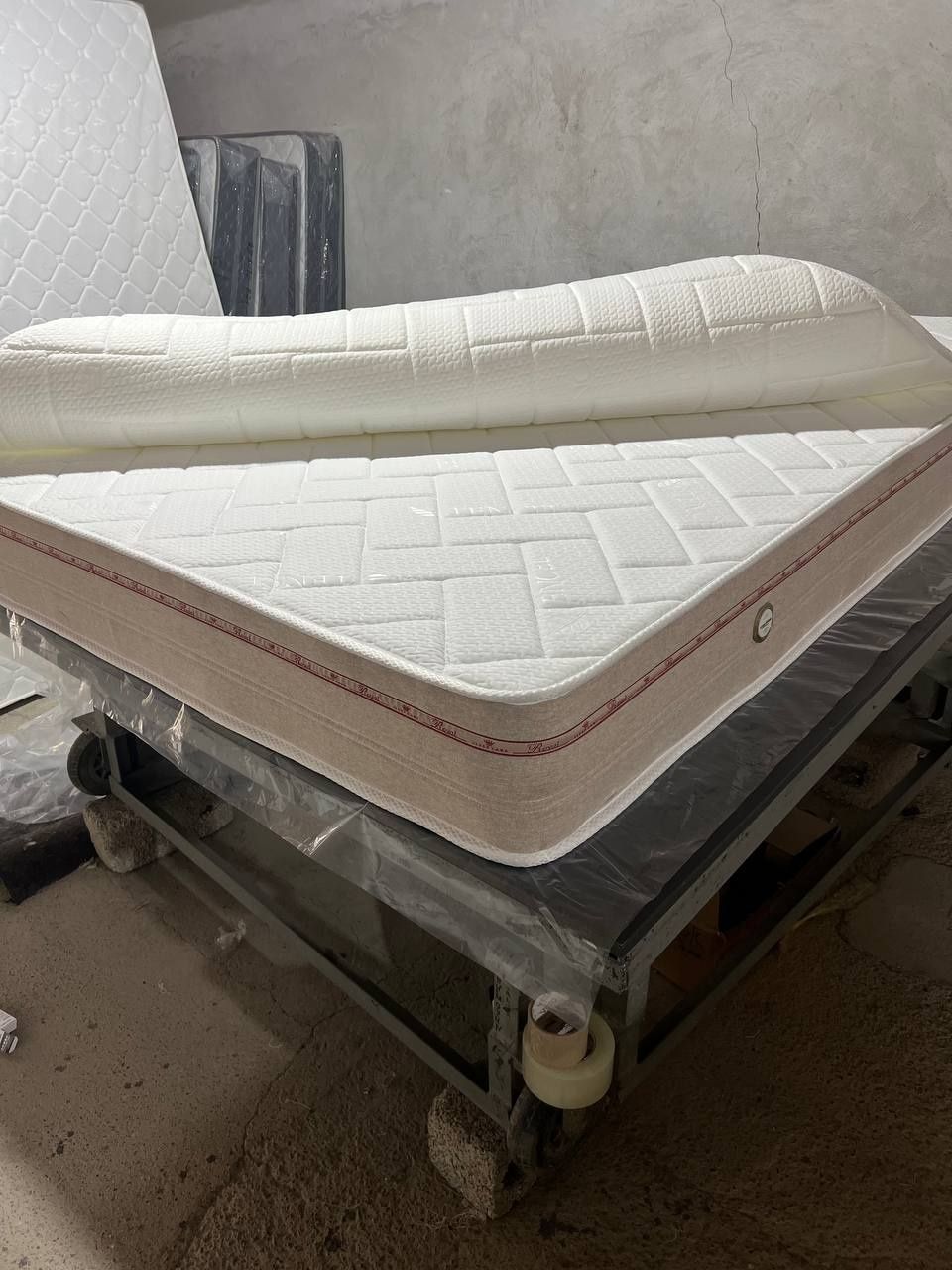 Matras матрас (kvadirati 250 000 somdan boshlanad)i