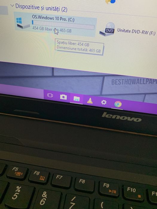 Laptop Lenovo Display 15,6 led,500gb mem,4gb ram cu incarcator.