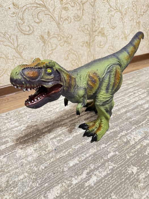 Продам динозавра