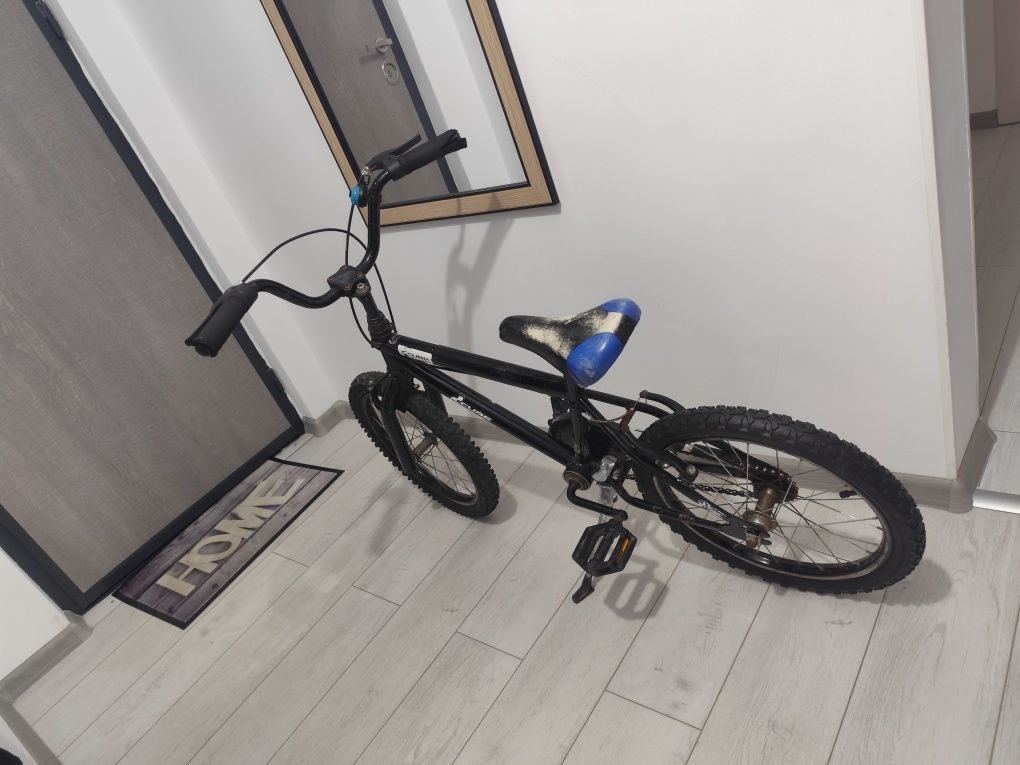Vând bicicleta copii CUBE 6-8 ani