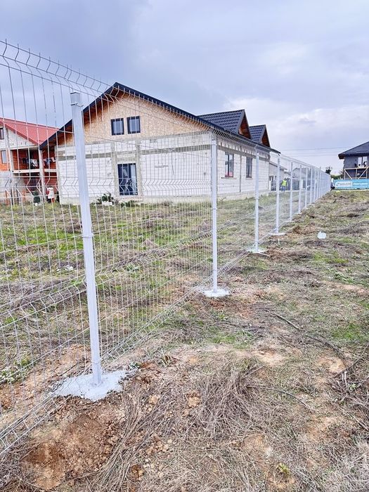 Împrejurim terenuri cu garduri porți din plasa burdurata