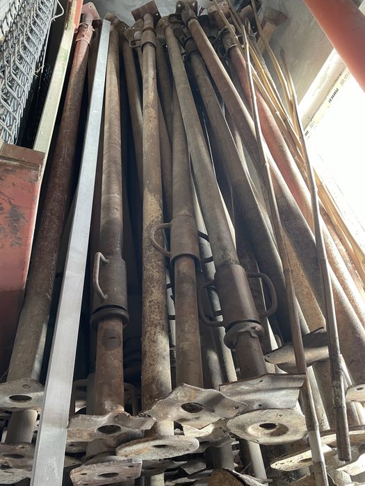 Popi metalici constructii