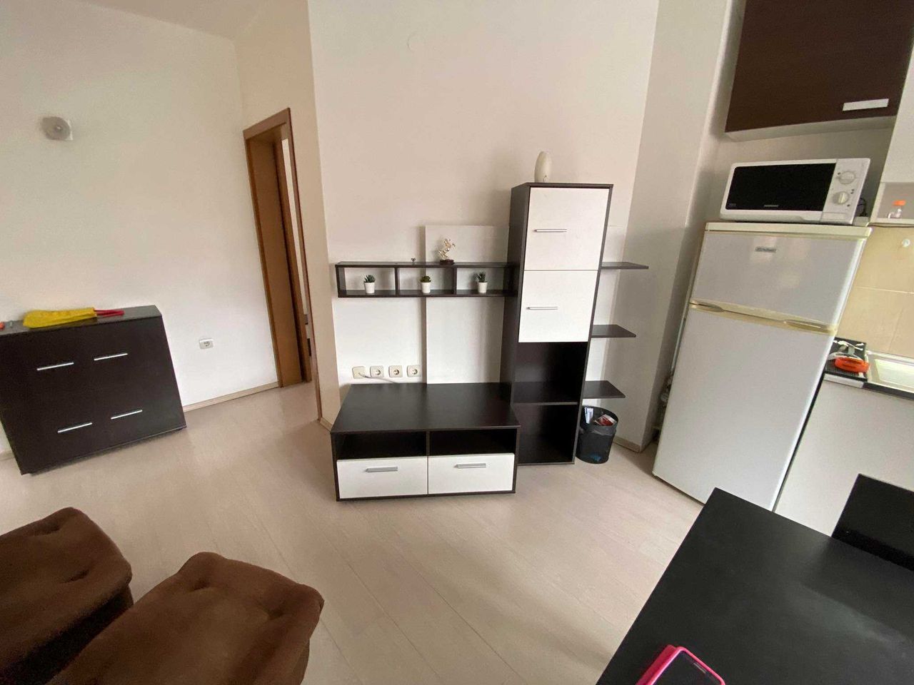 Дава се под наем Двустаен апартамент в София, Яворов - 58 кв.м за 458.49 € - Снимка #3