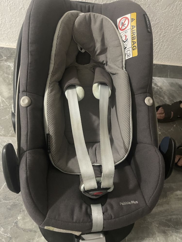 Автокресло Maxi Cosi pebble plus от 0+ с базой