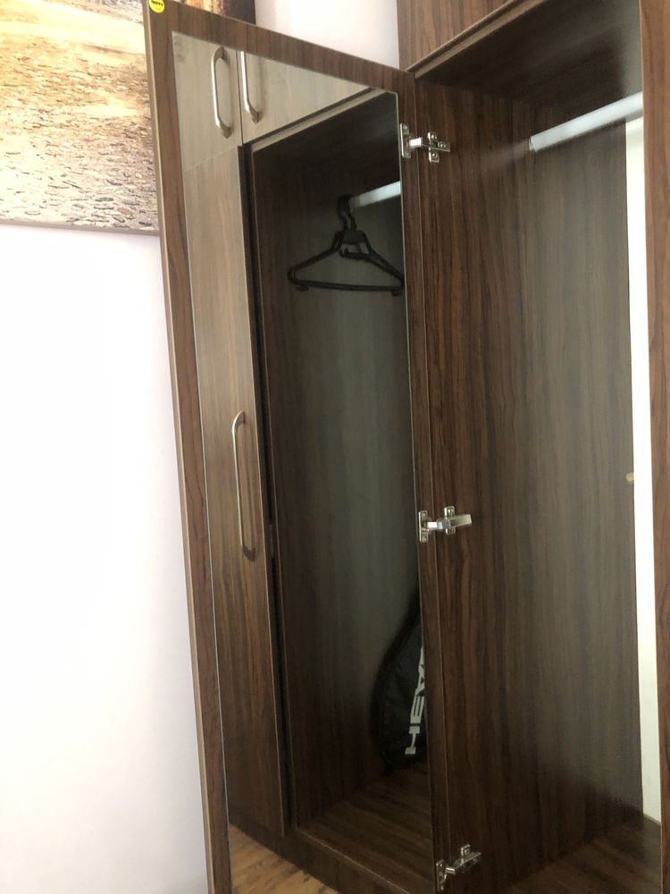 Гардероб и Тоалетка с огледало