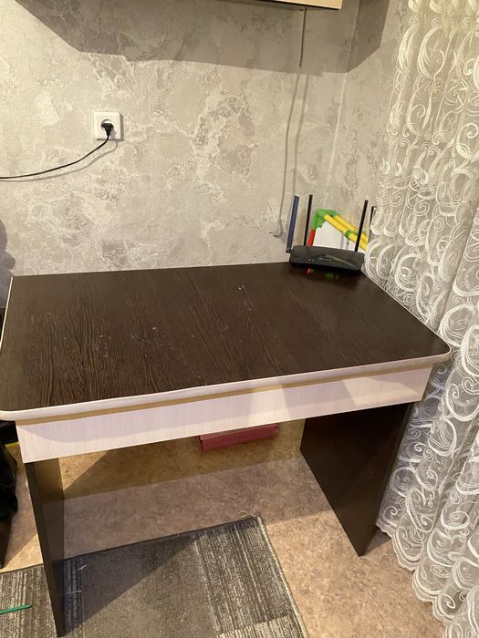 Рабочий стол со шкафом