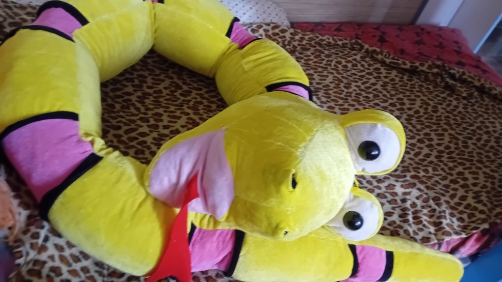 плюшени играчки и възглавничка