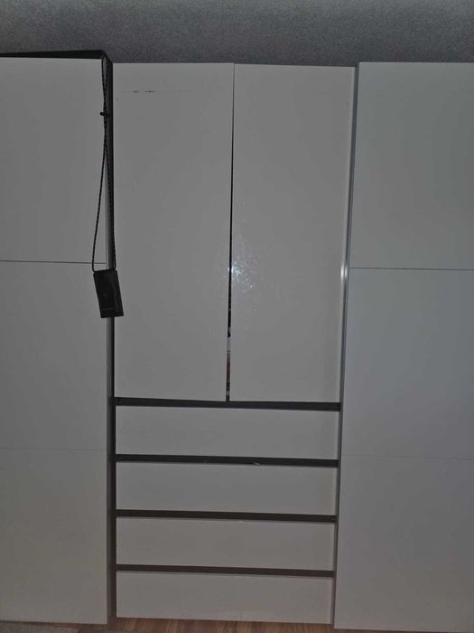 Vand dulap haine , impecabil - 400 e.