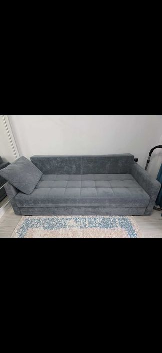 Диван в отличном состоянии, пружинный