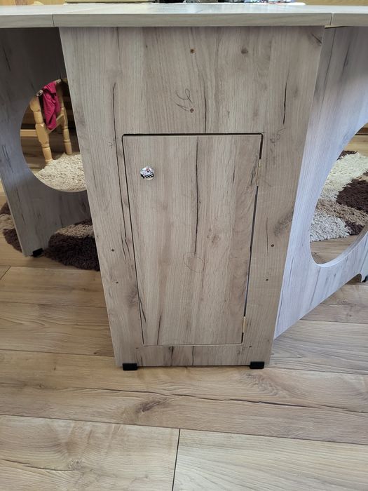 Vând masă extensibilă