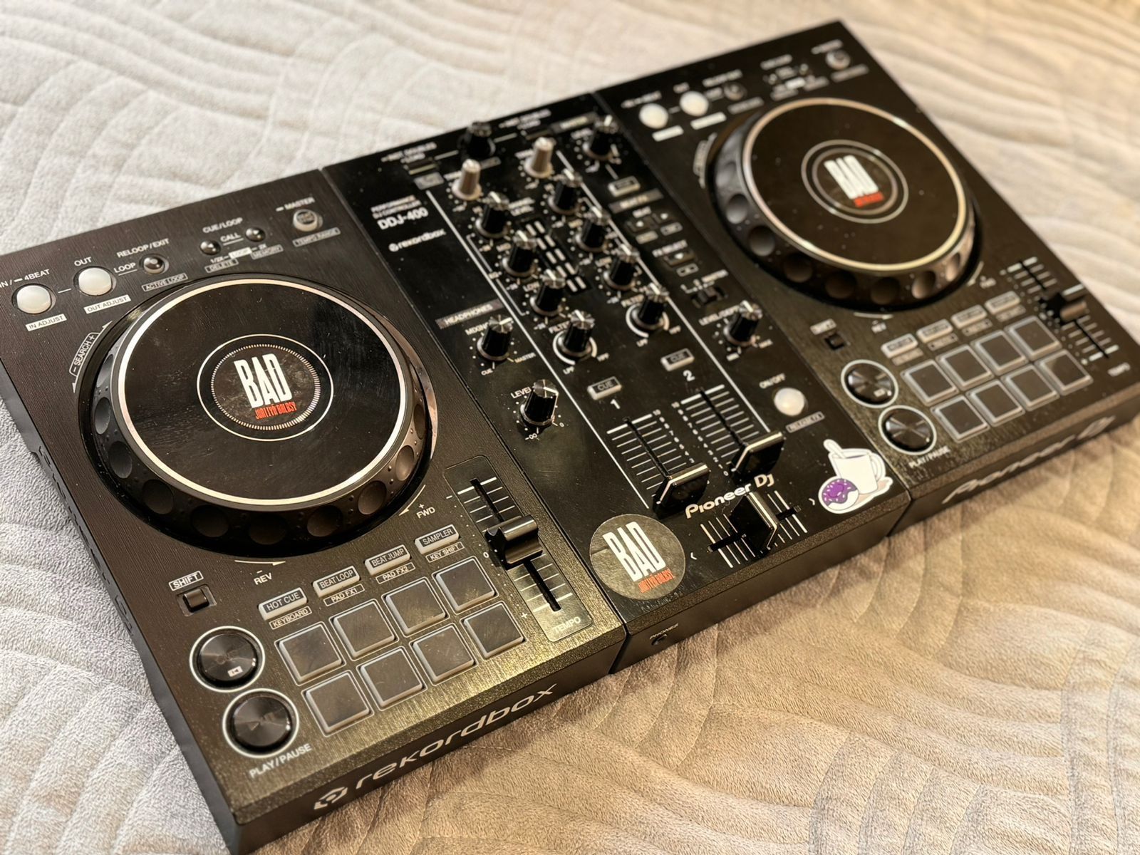 Контроллер Pioneer DDJ-400