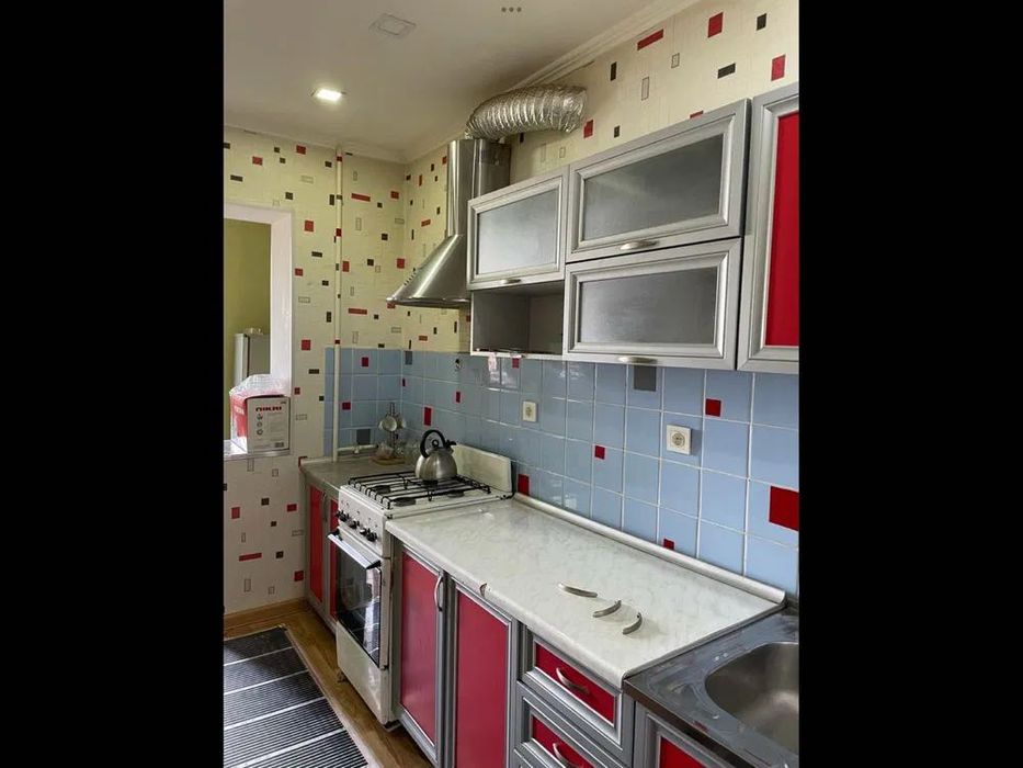 Квартира 2/3/4 
Кадышева
Кирпич 77 серия