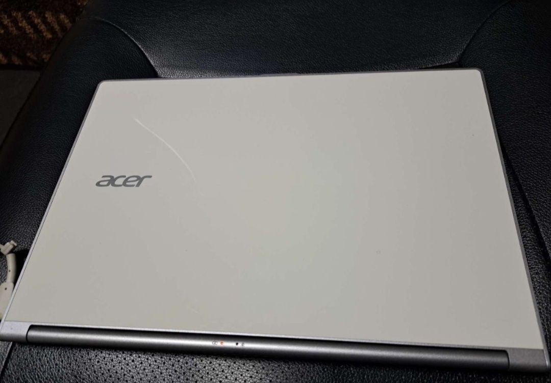 Ультрабук Acer IPS i5 1TB Nvidia Geforce735