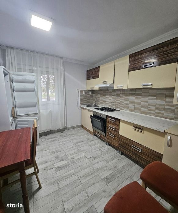 Apartament cu 4 camere de inchiriat zona Rogerius!